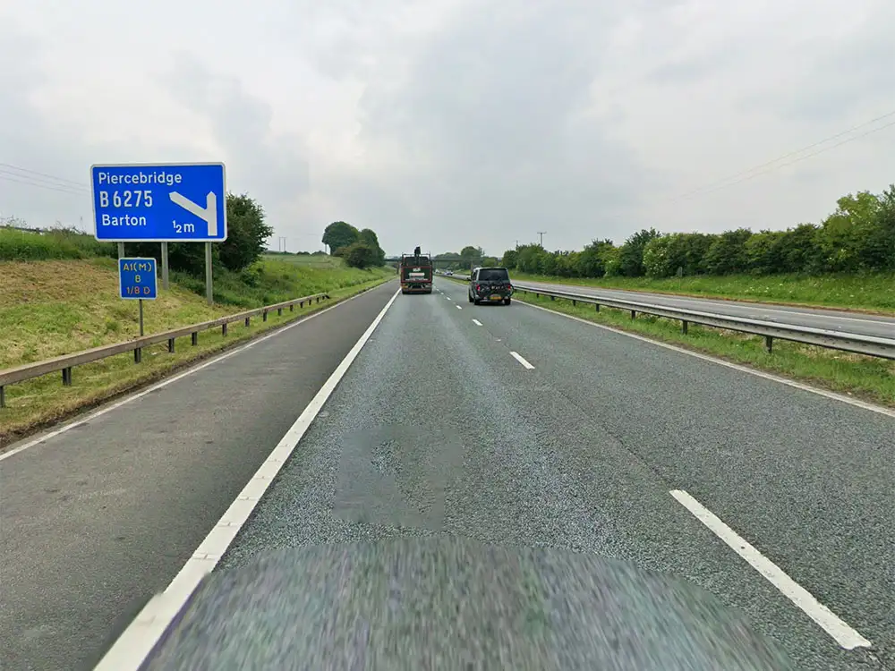 Woman, 22, dies in crash on A1(M) in North Yorkshire – Two men arrested
